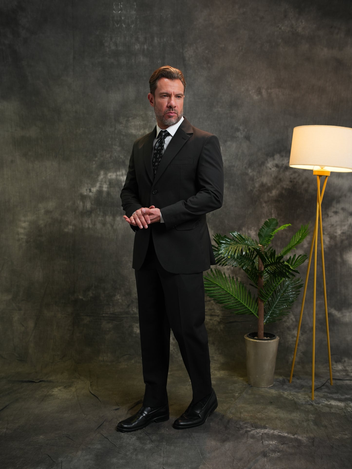 Regular fit Golden Suit in Black