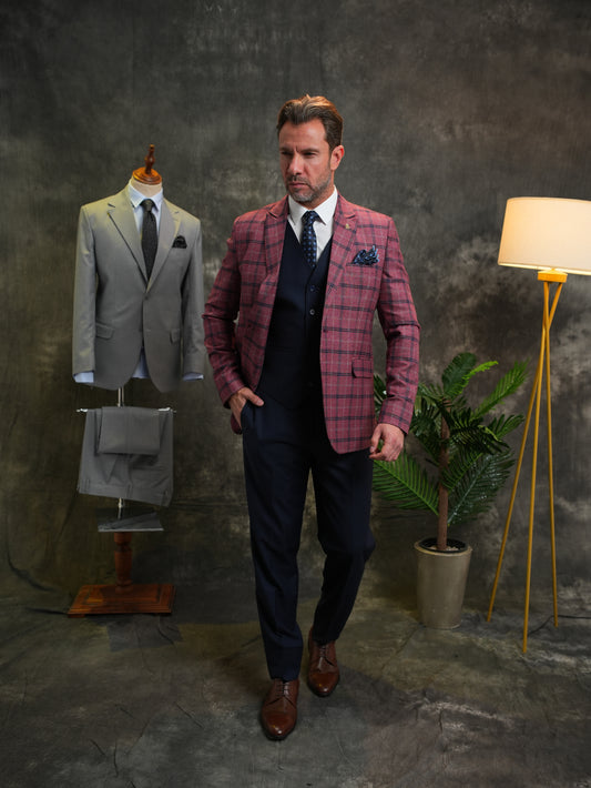 بليزر كارو ضيقة باللون العنابي