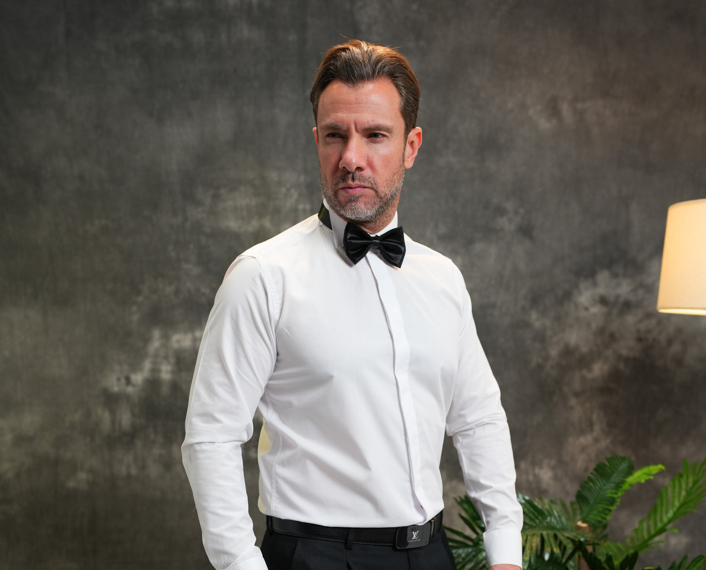 قميص سهرة أبيض بقصّة Slim Fit